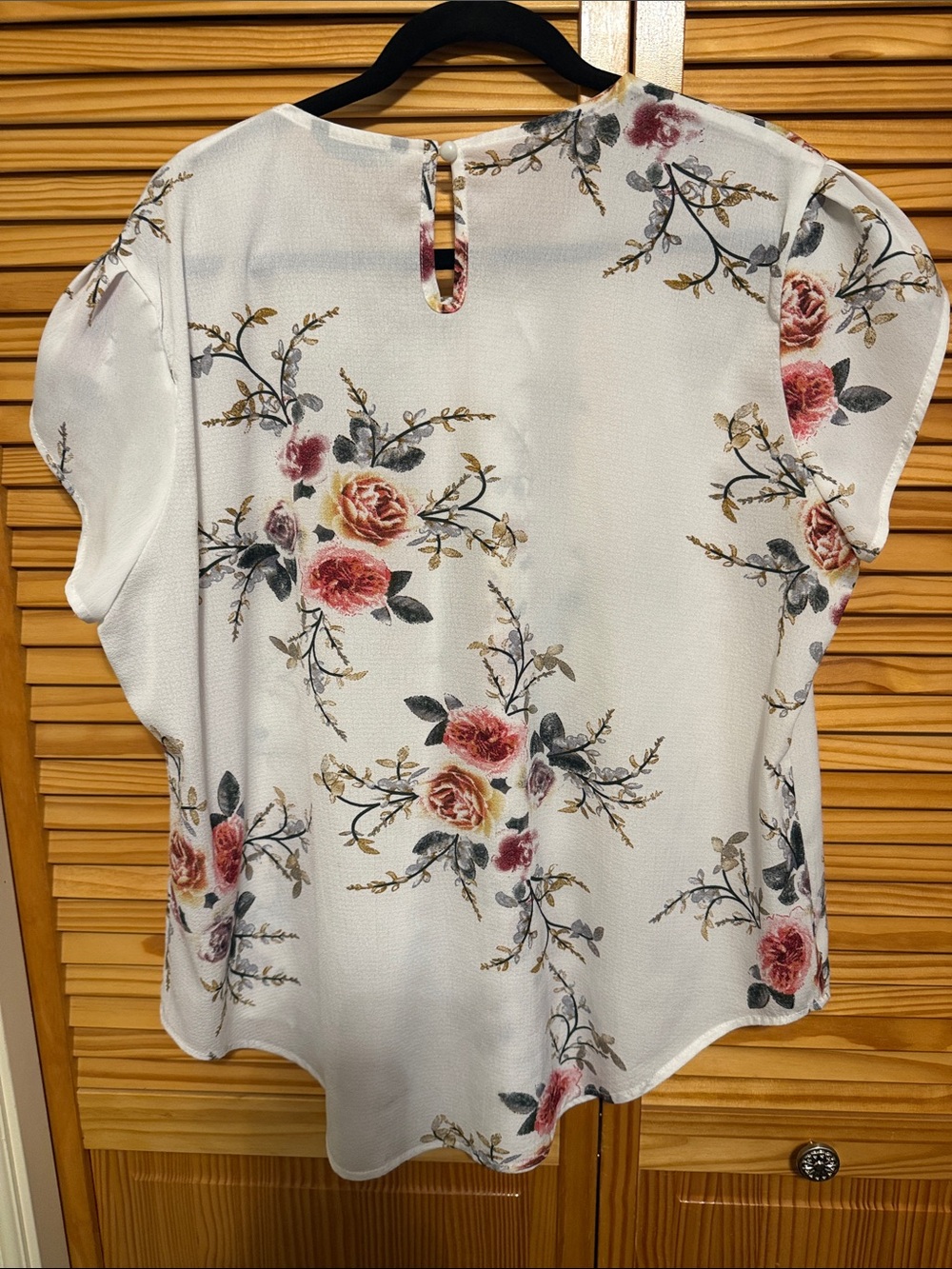 SHEIN Cream Short-Sleeve Floral Blouse with Rose Print - Picture 3 of 3